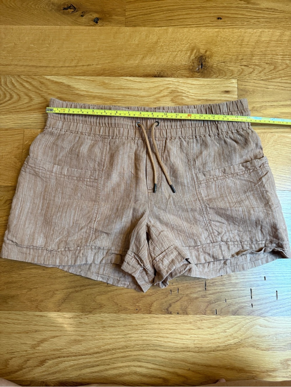 Athleta Cabo Linen Textured Shorts in Tan
